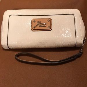 White Guess Wristlet/Wallet